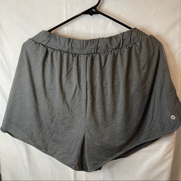 AVIA Shorts - Picture 5 of 6